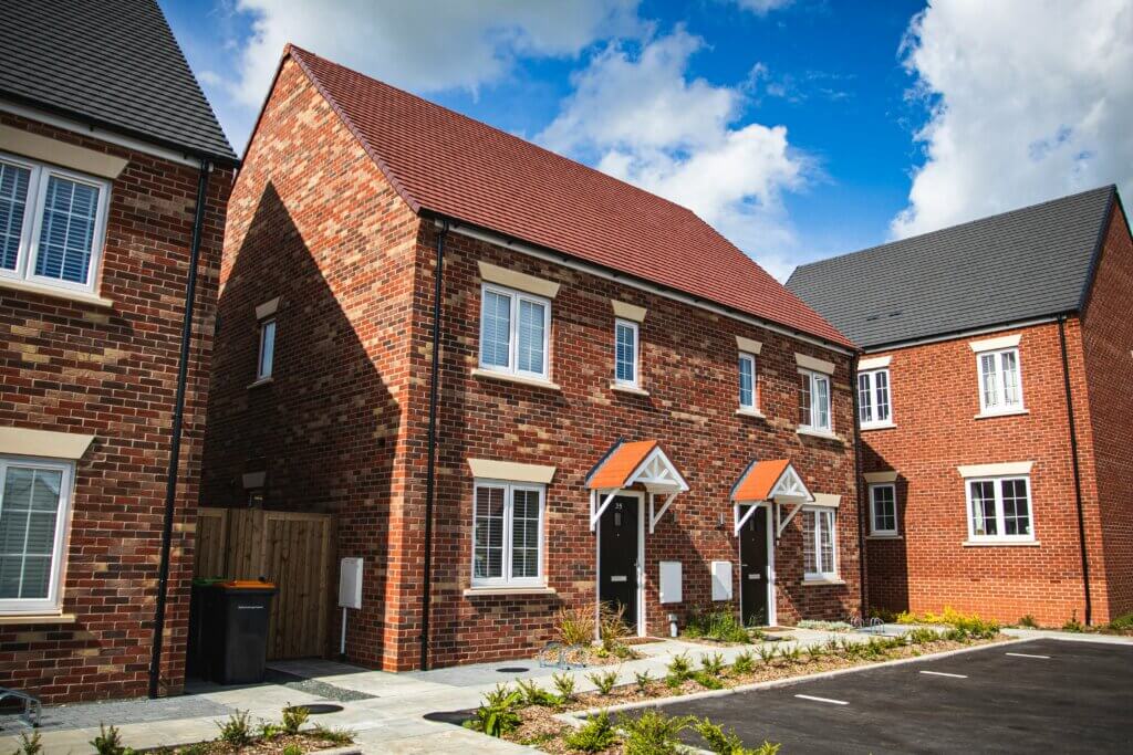 Average UK House Prices Slows – What Does It Mean For Buyers and Sellers?